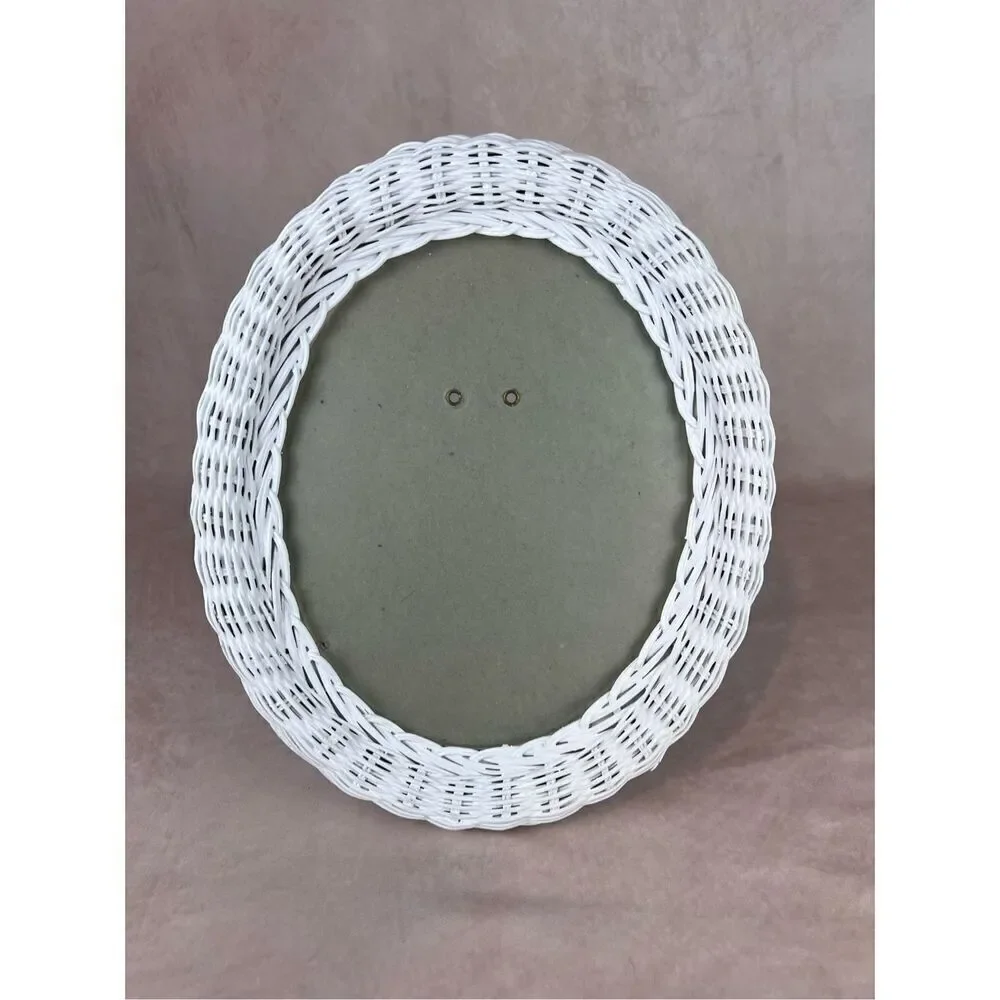 White Natural Wicker Rattan Oval Picture Frame Cottage Core Vintage Shabby Chic